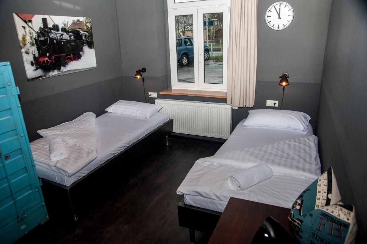 זול Hostel Am Bahnhof מראה חיצוני תמונה