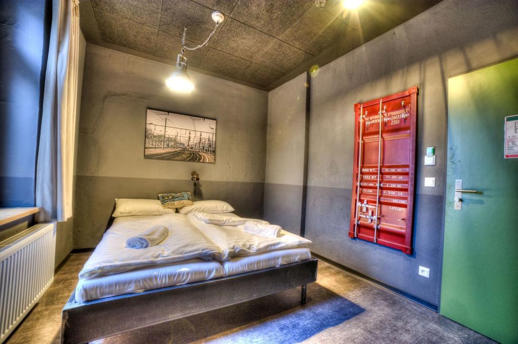 זול Hostel Am Bahnhof מראה חיצוני תמונה